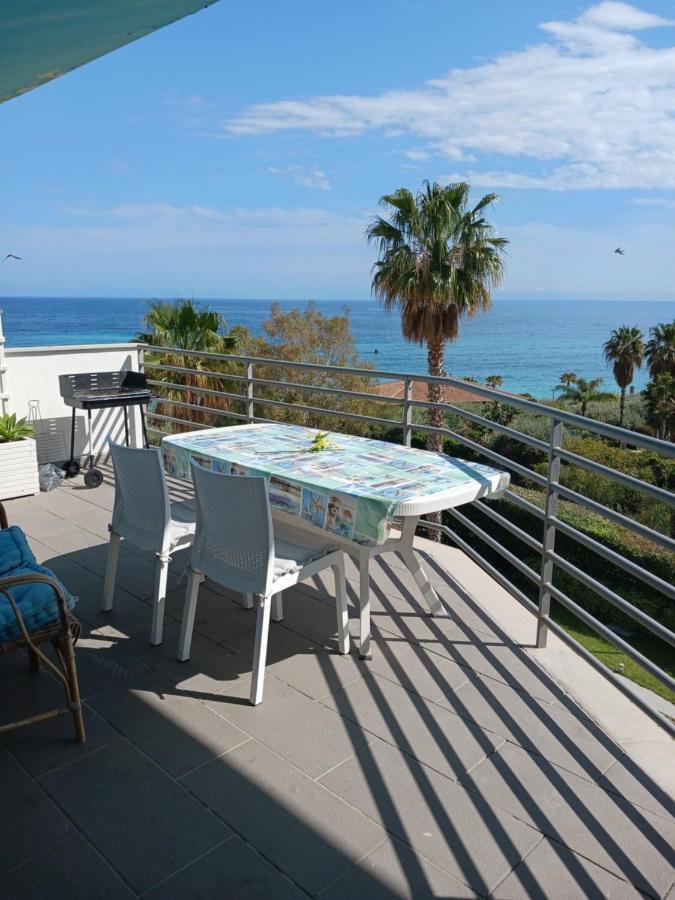Lube Beach Home Letojanni Eksteriør billede